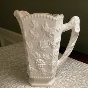 Traditional Americana Arnark white gravy pitcher
